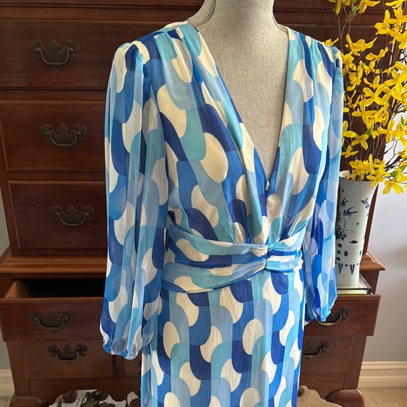 Donna Morgan Blue and White Patterned Dress Size 12 - Picture 7 of 14